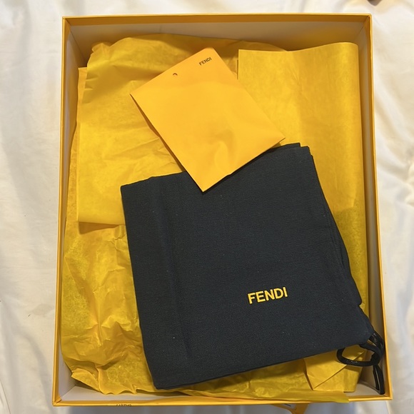 fendi pumps - Picture 9 of 9